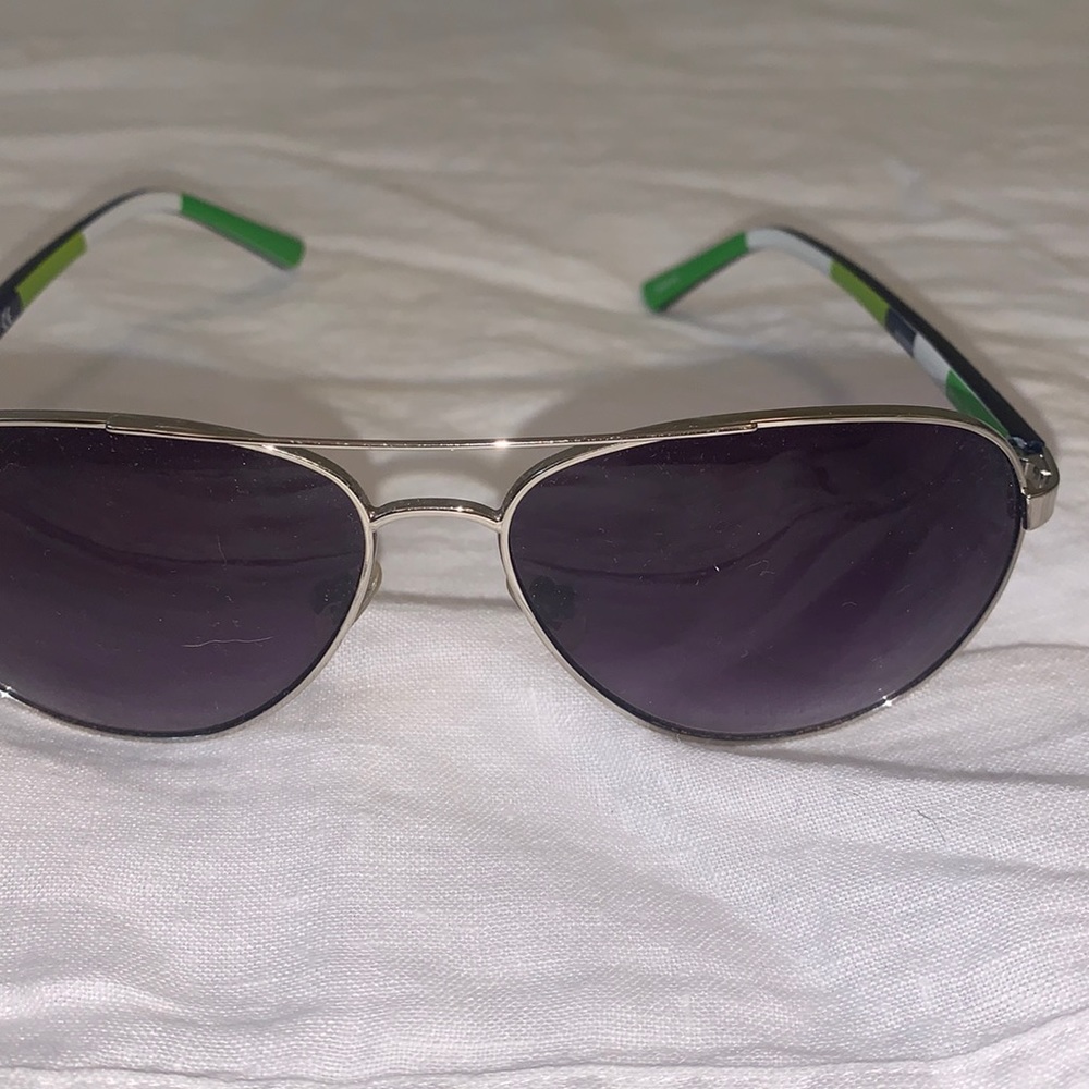 really cute sunglasses !
